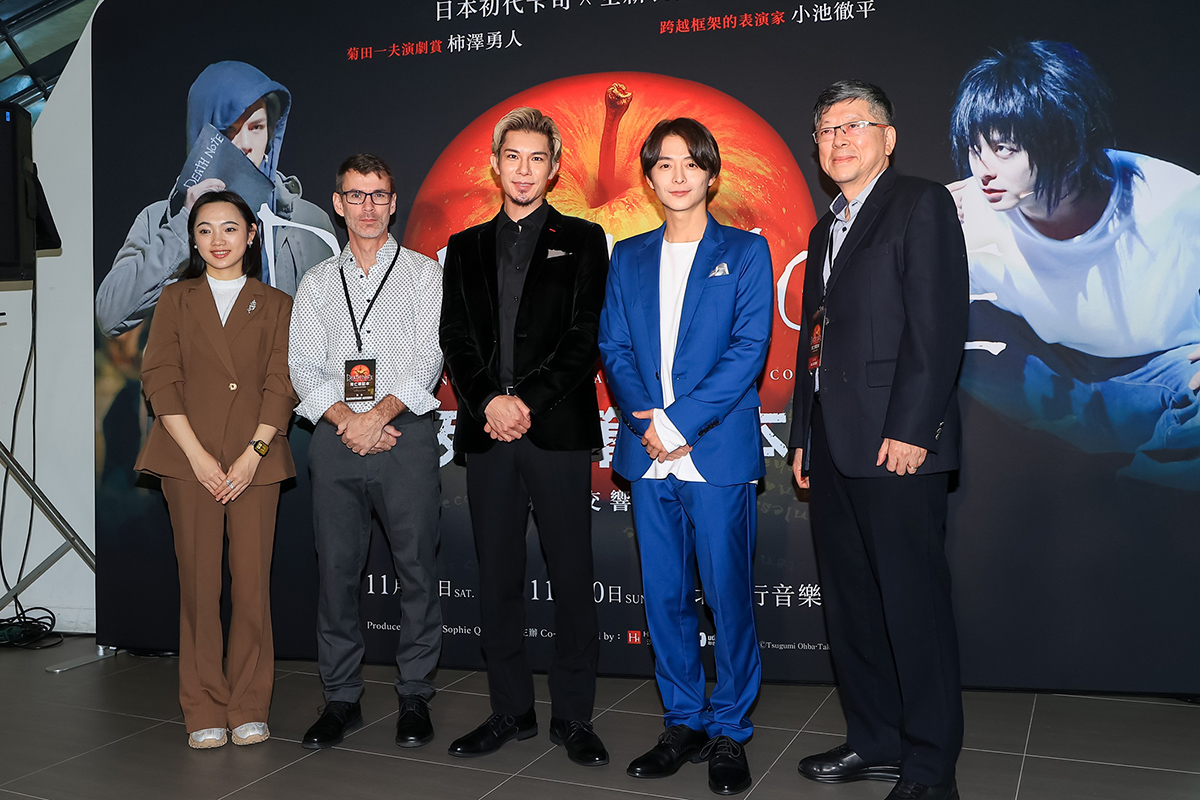 【車勢星聞】(左起)泓洋國際有限公司代表Teresa、指揮Jason Howland、柿澤勇人、小池徹平、聯合數位文創營運長李佳諭。攝影／余承翰。