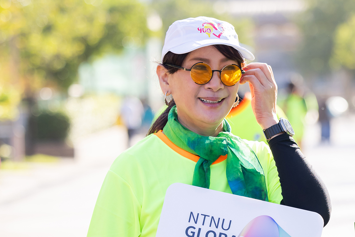 【車勢星聞】陳亞蘭率GF-EMBA校友現身公益愛行腳活動徒步行善。（圖：臺師大GF-EMBA提供） 