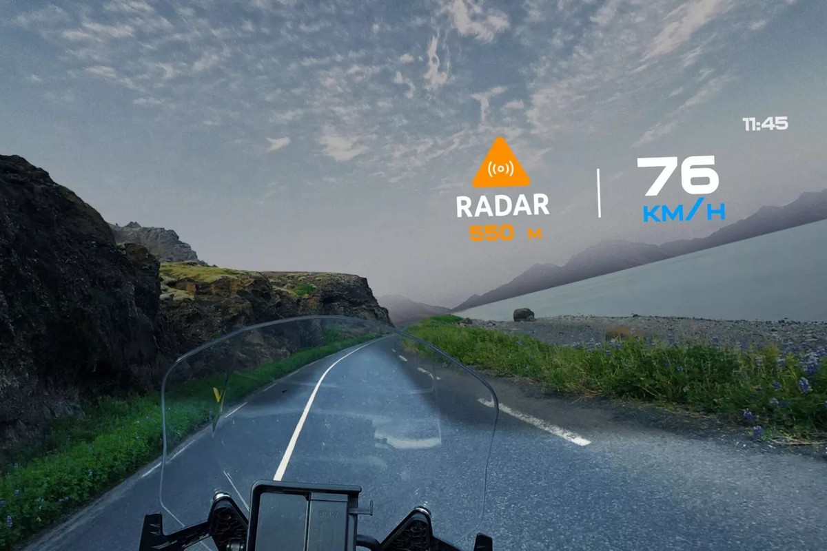 GT-Air 3 Smart安全帽具備AR擴增實境功能，能投影顯示車速、導航與測試等資訊，充電一次具有10小時續航表現。