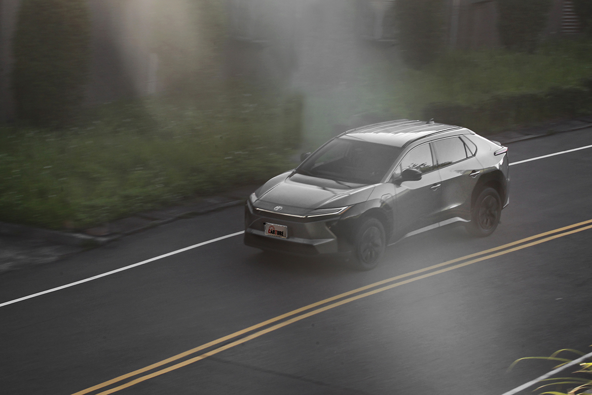 改款後的bZ4X電池容量提升到74.7kWh，NEDC續航里程則挺進至743km。