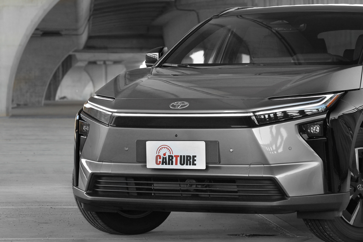 分離式前燈設計與多層次車頭佈局，同步再添AHS智慧型遠光燈自動遮蔽系統。