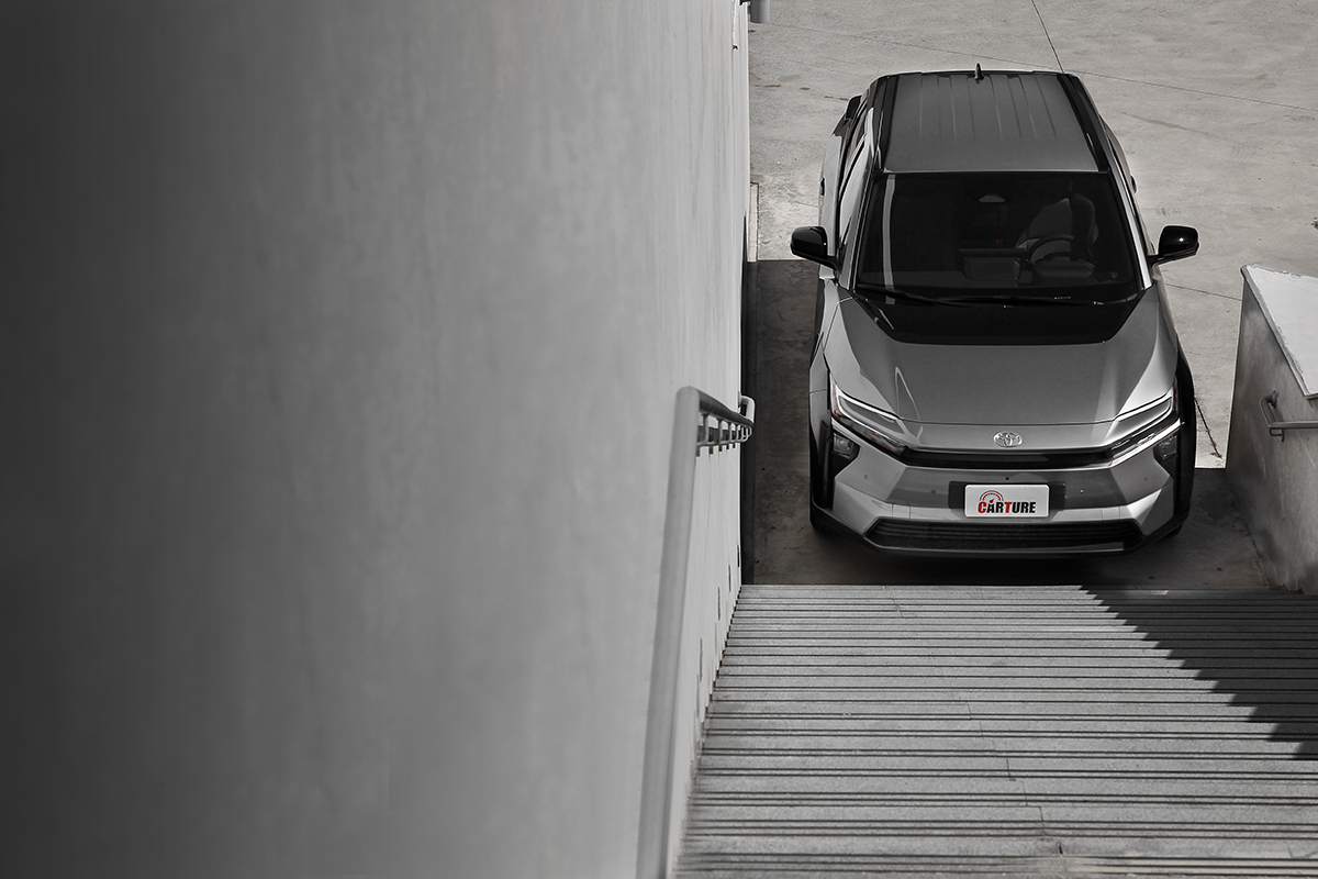 12月底前購買bZ4X，即可於U-POWER、EVRun、星舟快充等特定充電站享有交車6個月內隨插即充免費服務。 *早鳥隨插即充吃到飽服務適用對象為2025年10月1日至2025年12月31日（含）前向和泰汽車股份有限公司之授權經銷商訂購bZ4X，並完成指定步驟之車主。詳細活動辦法與限制，請上Toyota官網查詢。