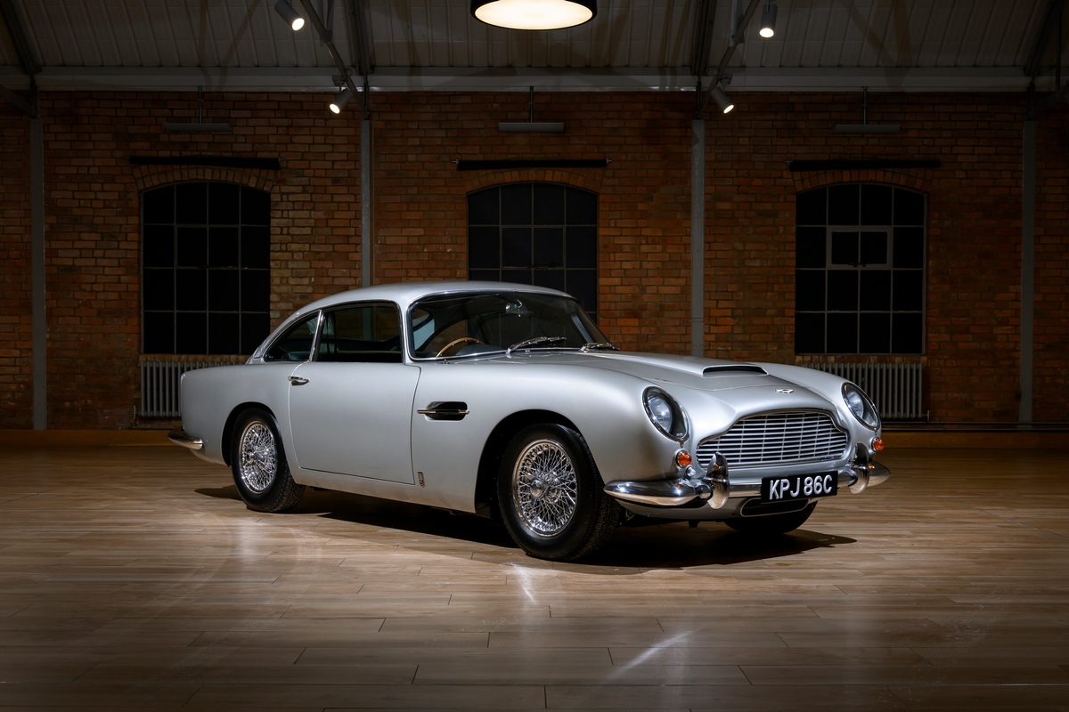 耗費3年時間Aston Martin將DB5回復到當年風采。