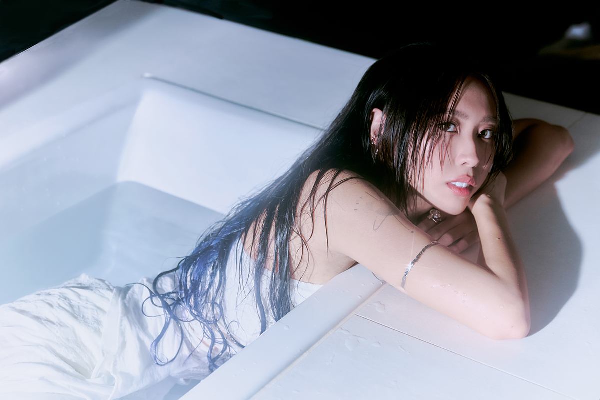 【車勢星聞】李芷婷全新專輯《海的模樣》同名單曲真實紀錄情感崩裂狀態。（圖：華納音樂提供） 