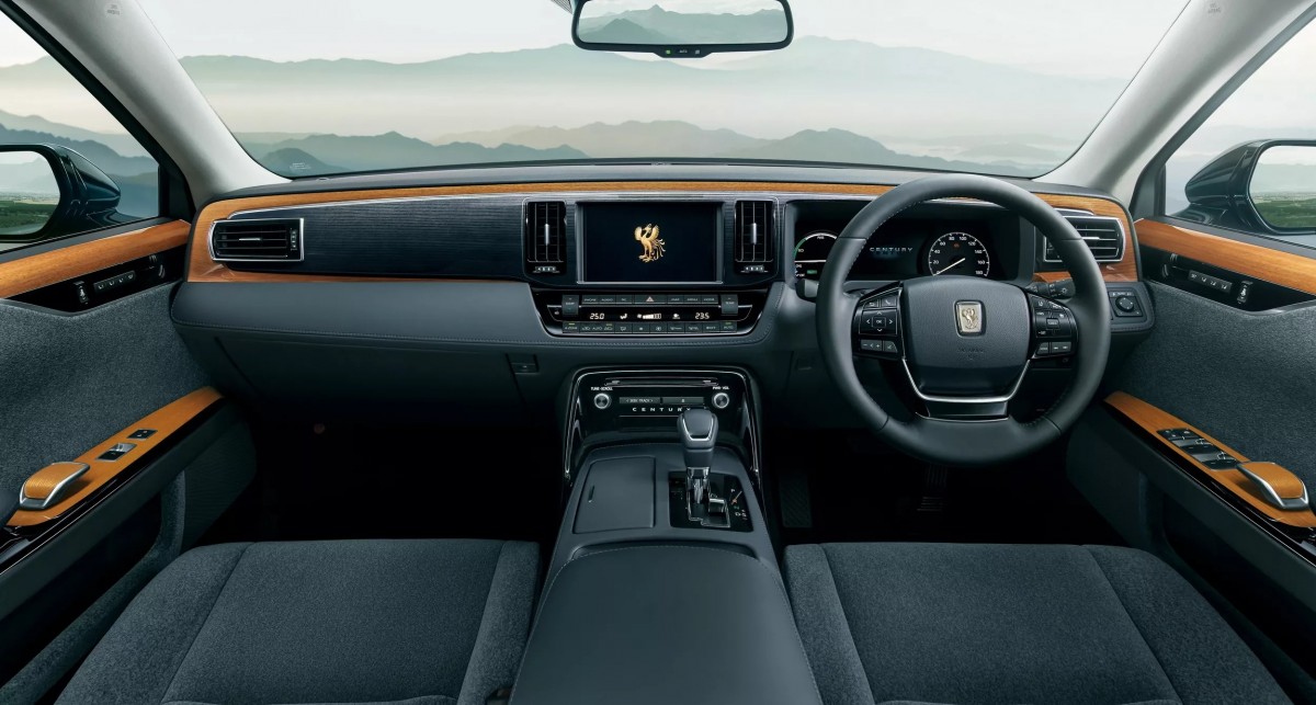 以2026年的豪華車標準來看，這個尺寸顯得有些「懷舊」。