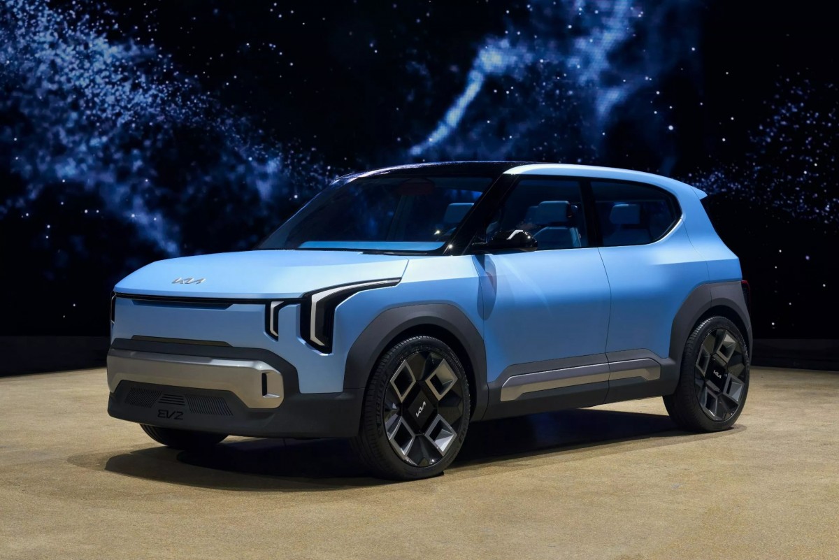 為了符合嚴格的碰撞法規，可以預期量產版將不可避免地與概念車版本不同，例如前懸看起來會更長，並且將採用傳統的B柱設計。