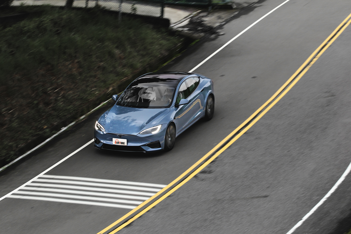 正常踩踏並不會讓你感受到千匹性能威力。