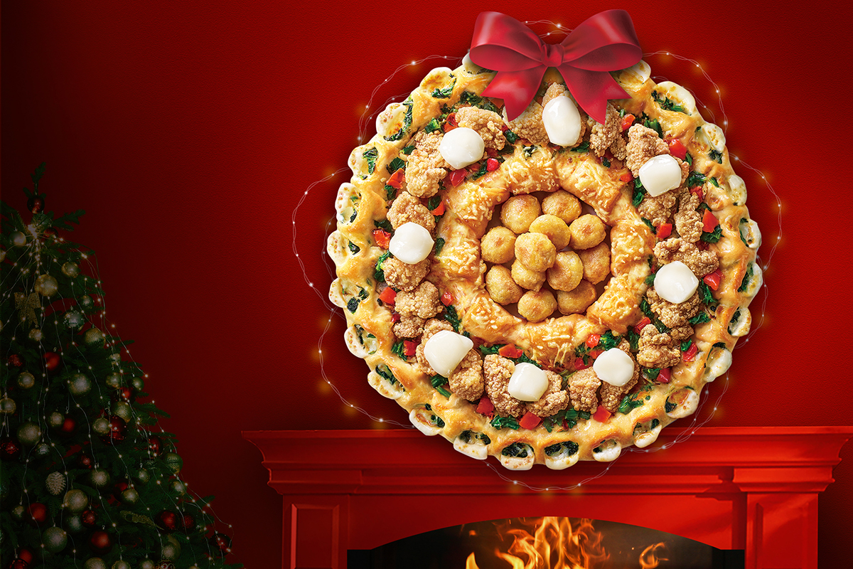 必勝客「聖誕花圈黃金雞比薩」經典限量回歸。（示意圖：品牌提供）