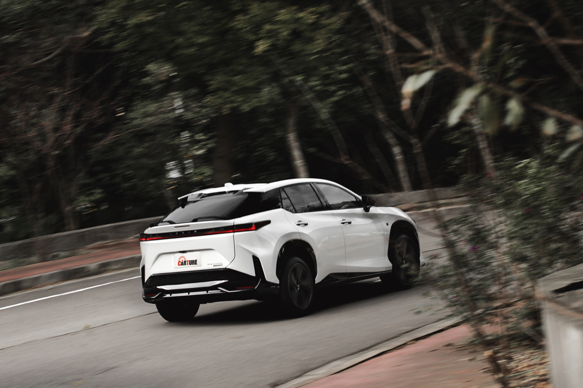 重踩或是Sport模式你會得到408ps衝勁。