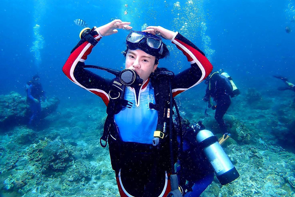 【車勢星聞】錦雯工作滿檔，跨年再次挑戰「海陸倒數」。（圖：民視提供） 