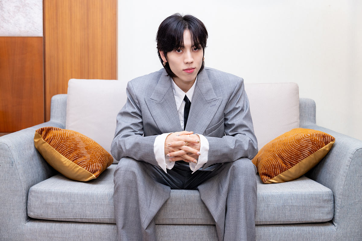 【車勢星聞】韓團INFINITE成員東雨為新專輯首次擔任製作人，坦言最大衝擊是「錢」。（圖：COME ON JKSSP提供） 