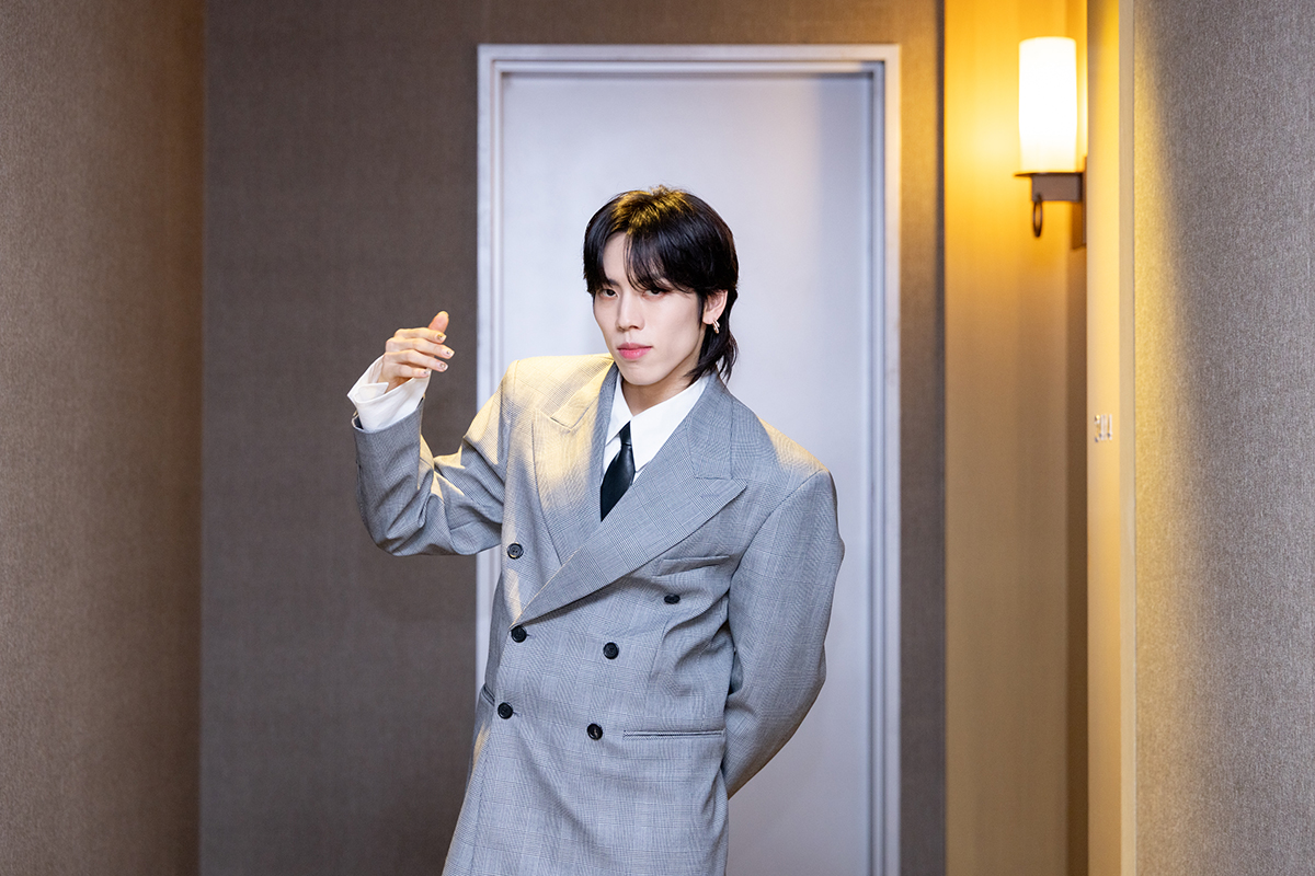 【車勢星聞】韓團INFINITE成員東雨為新專輯首次擔任製作人，坦言最大衝擊是「錢」。（圖：COME ON JKSSP提供） 