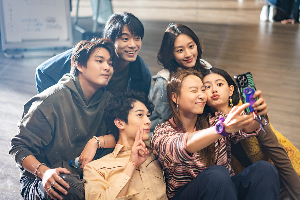 【車勢星聞】《啵me之我的青春住了鬼》初孟軒、李雪、安俊朋、顏廷儒、陳昱廷深厚羈絆延伸戲外。（圖：風暴國際股份有限公司提供） 