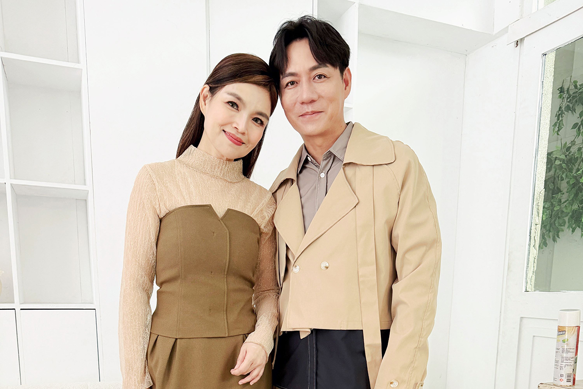 【車勢星聞】談詩玲熊抱陳隨意拍新歌MV《神鵰俠侶》談情說愛NG不斷。（圖：豪記唱片提供） 