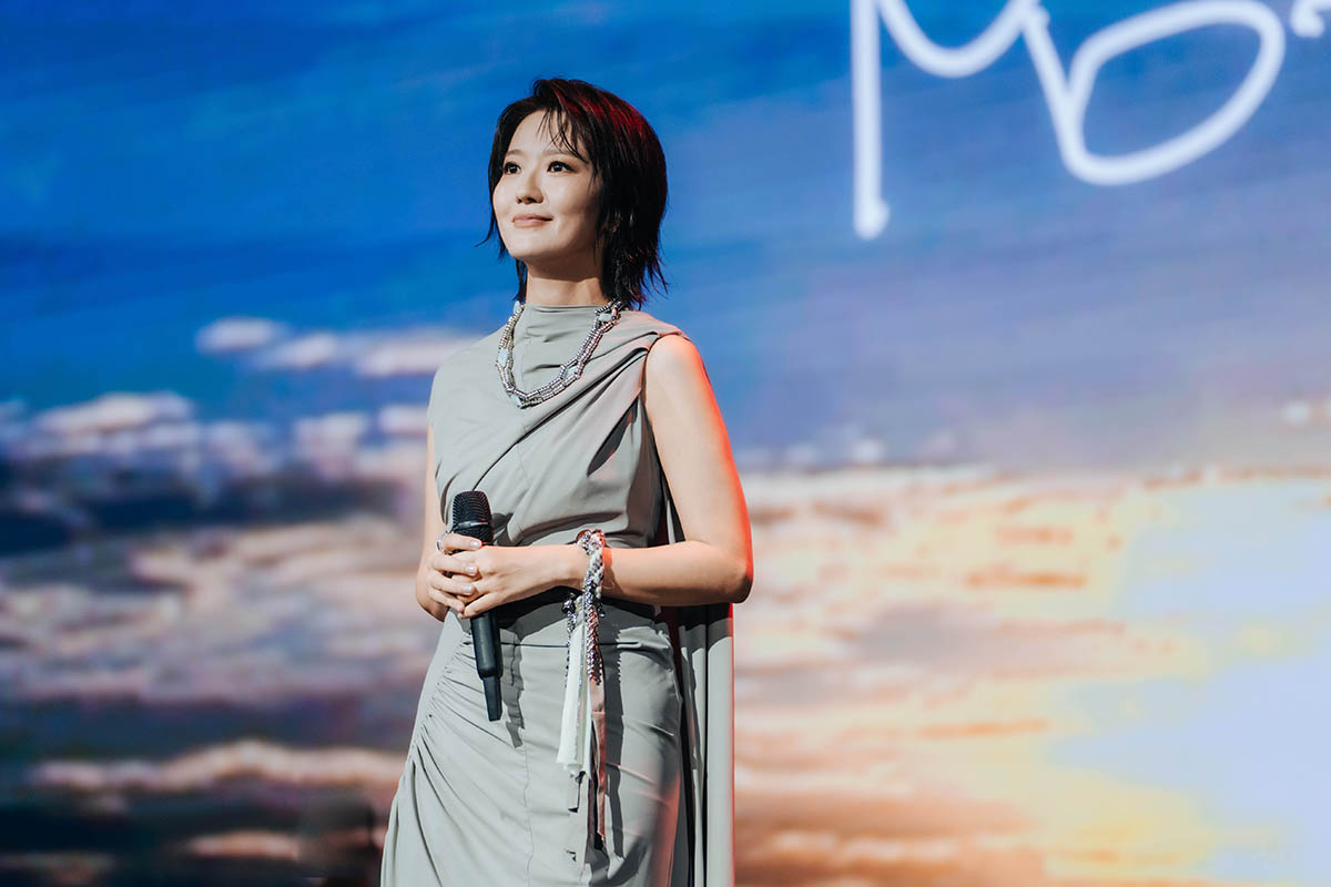 【車勢星聞】蔡淳佳台北演唱會用「星、光、曦、曜、虹」五大段落打造最美視聽饗宴。（圖：Joi Music / 淳萃文化提供）