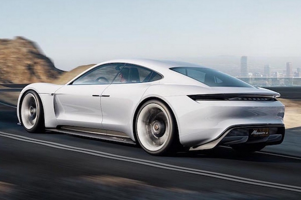 純電動718車系預計將在明年首次亮相，燃油版本全面轉移到經過重新設計的PPE Sport平台預計要等到接近2030年才會實現。