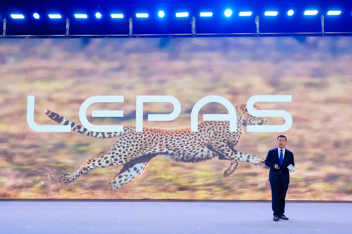 之前傳出奇瑞將購入Dresden透明工廠，是否真是如此相信近期應該就會有消息了。