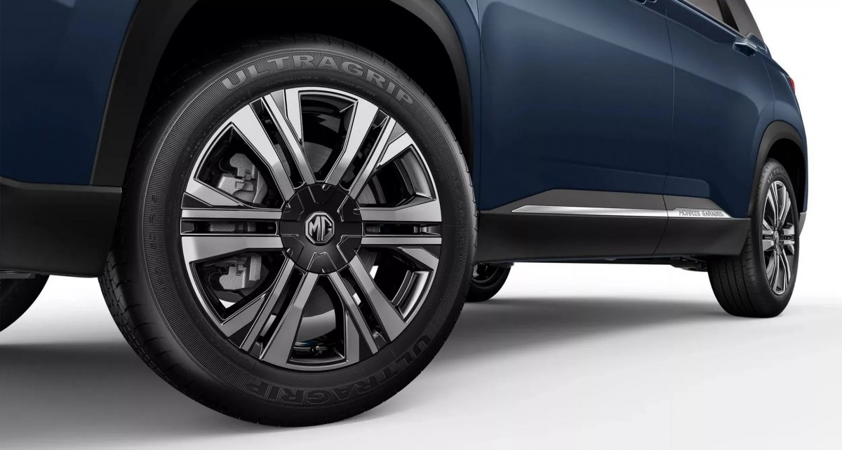 全新的18吋鋁圈更加好看，讓車輛看起來更為動感。