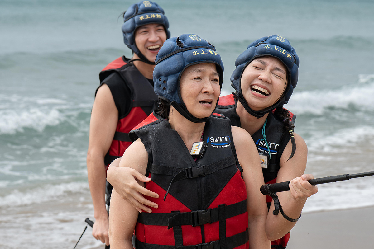 【車勢星聞】謝瓊煖慘變狼狽落湯雞！鼻涕狂流飆國罵，洪都拉斯：友情現裂縫。（資料來源：東森綜合台提供）