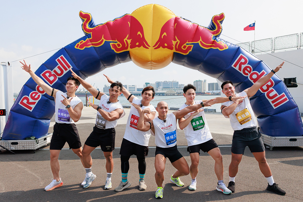 原住民組合，號召了台灣各個原住民族，展現爆發力。（圖：好看娛樂）