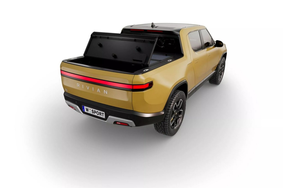 Worksport推出Solis太陽能後廂蓋，其儲存的電能能用各項電子設備。