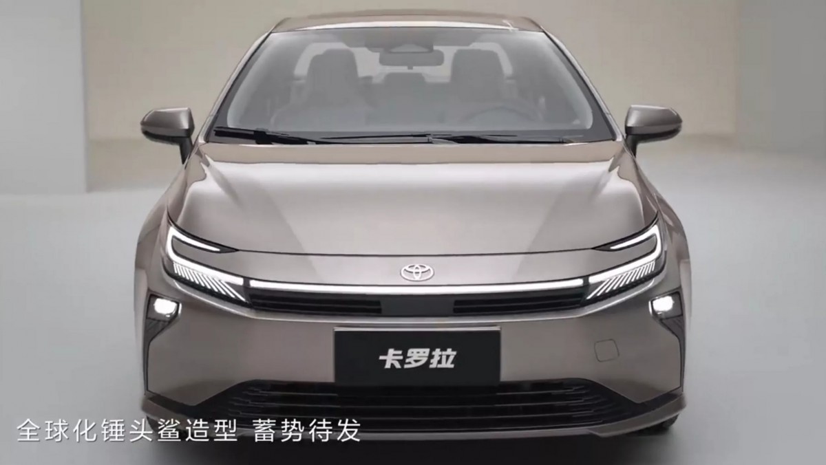 一汽豐田版Corolla導入了品牌最新的「Hammerhead」錘頭鯊設計風格，銳利的頭燈組搭配簡約的前保桿，視覺重心更低且更具侵略性。