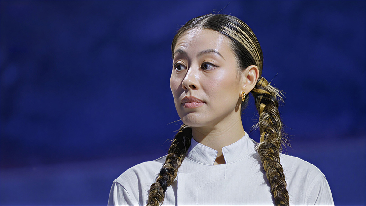 【車勢星聞】面對評審頻頻低聲討論，蔡詩芸緊張直呼「想知道他們在說什麼！」。(照片/華視提供)