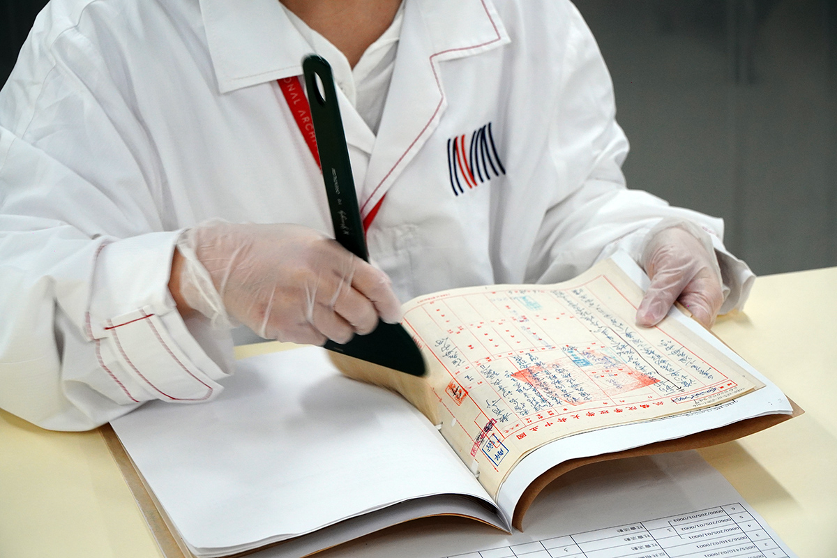 國家檔案職人秘境限定公開」媒體參訪活動，首度對受邀媒體開放檔案典藏與技術空間。