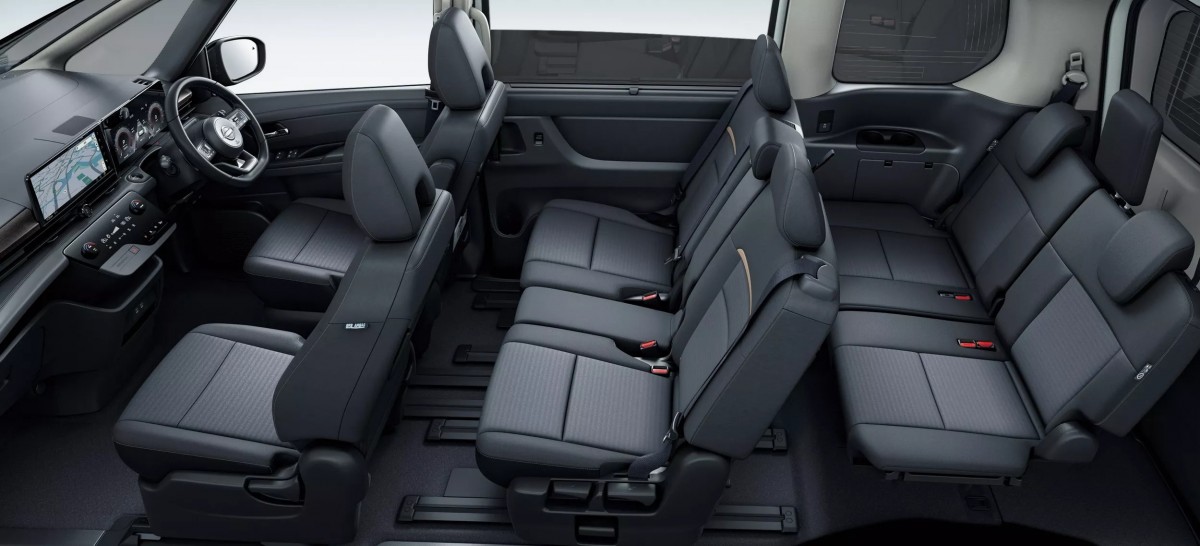 身為MPV的標竿，空間機能依舊是它的拿手好戲，提供7人座與8人座兩種配置，且具備靈活的座椅滑移功能。