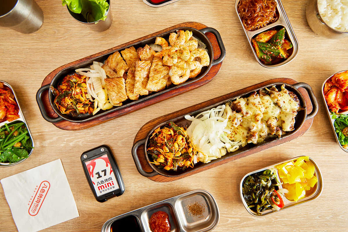 韓國烤肉「八色烤肉mini」進駐三井OUTLET PARK台中港，開幕首三日mini海鮮煎餅免費吃。（示意圖：品牌提供）