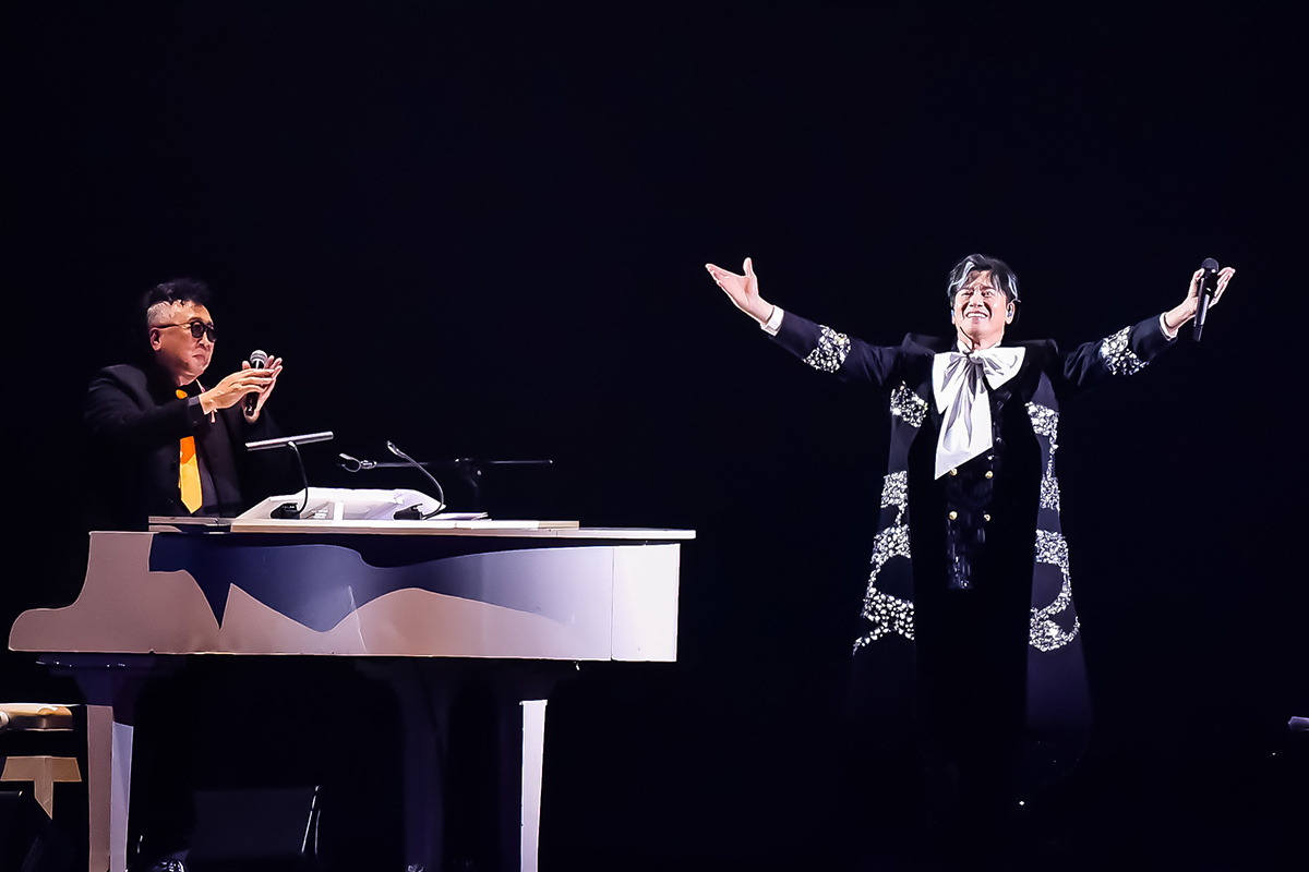 【車勢星聞】李聖傑等了26年終於唱進台北小巨蛋，S型舞台讓粉絲包圍。