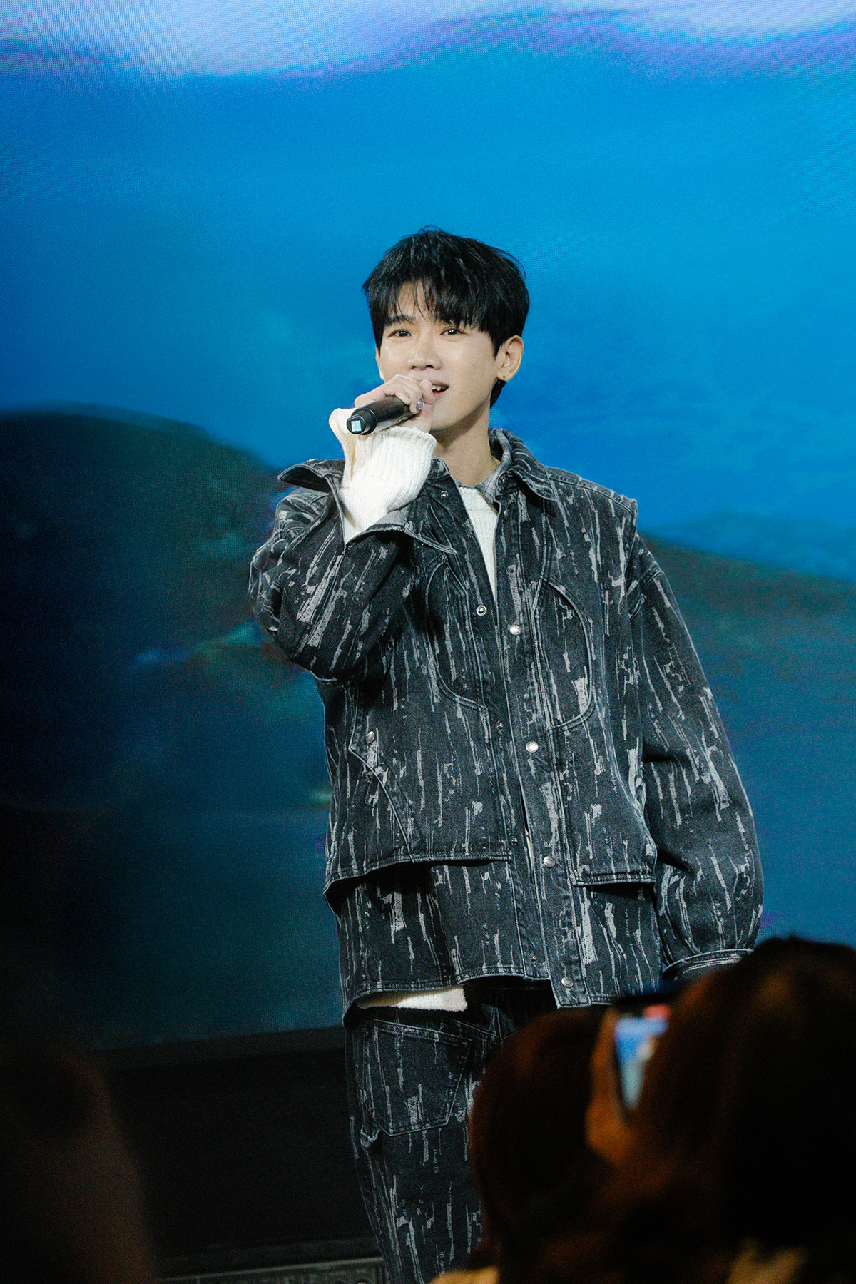 【車勢星聞】才唱三首歌就想哭！洪言翔羞認私下很愛哭 最怕歌沒唱好 強行忍住不讓眼淚失守。(照片提供 / 抓馬文化)