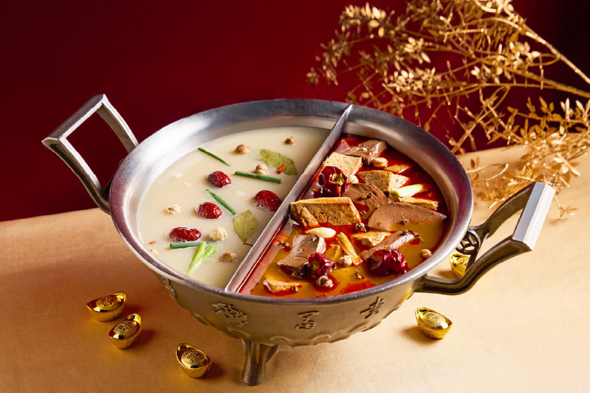 這一鍋「馬馳萬象圍爐年菜」預購即享五折，日本兩大A5和牛饗宴一次滿足。（示意圖：品牌提供）