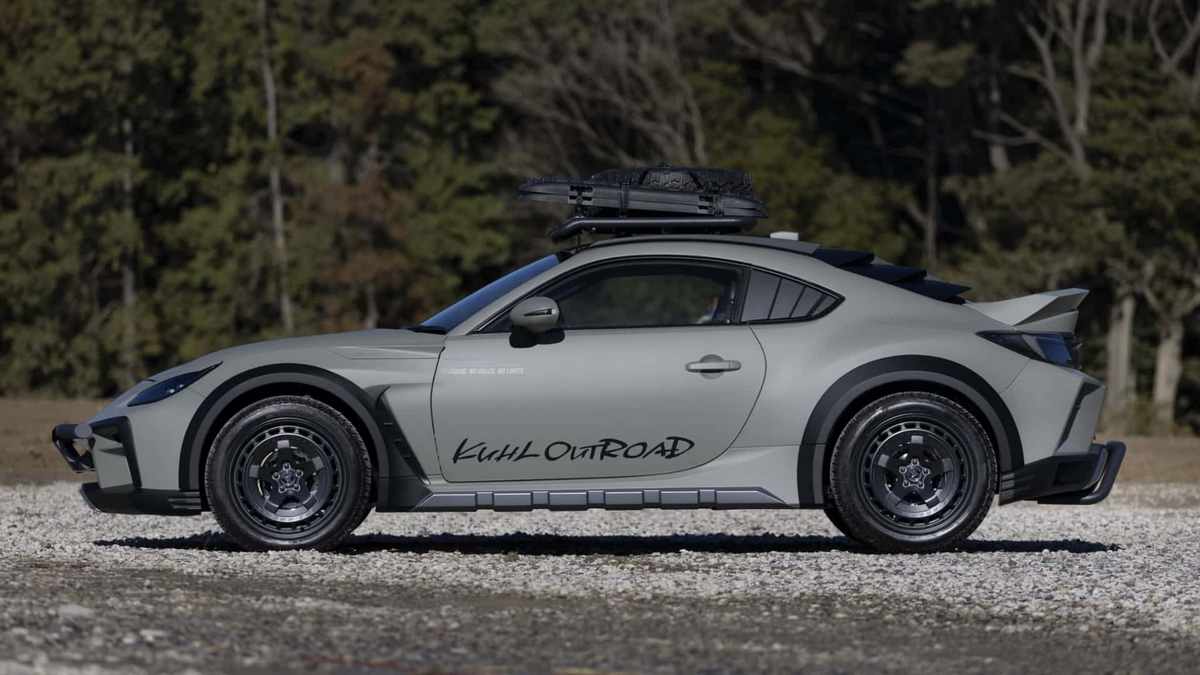 GR86雖是跑車但在配置Outroad套件後竟一點也不突兀。