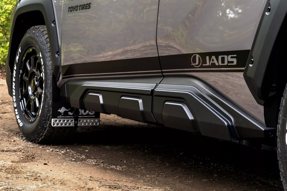 擋泥板與側裙都是戶外扮相不可缺少的配件。