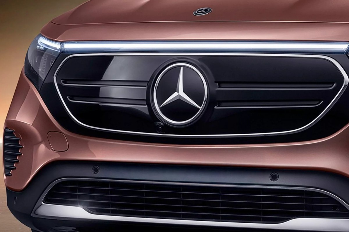 賓士近日向部分EQB車主發出緊急呼籲，要求在完成軟體更新維修前，絕對不要將電池充電超過80%。