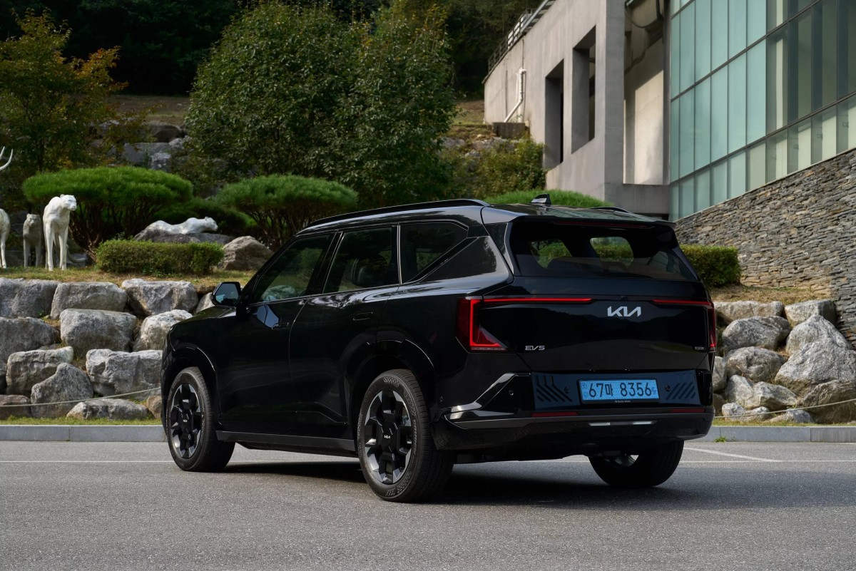 在硬體方面，新車款將會補強現行車款在「充電效率」與「能耗表現」上的缺點。