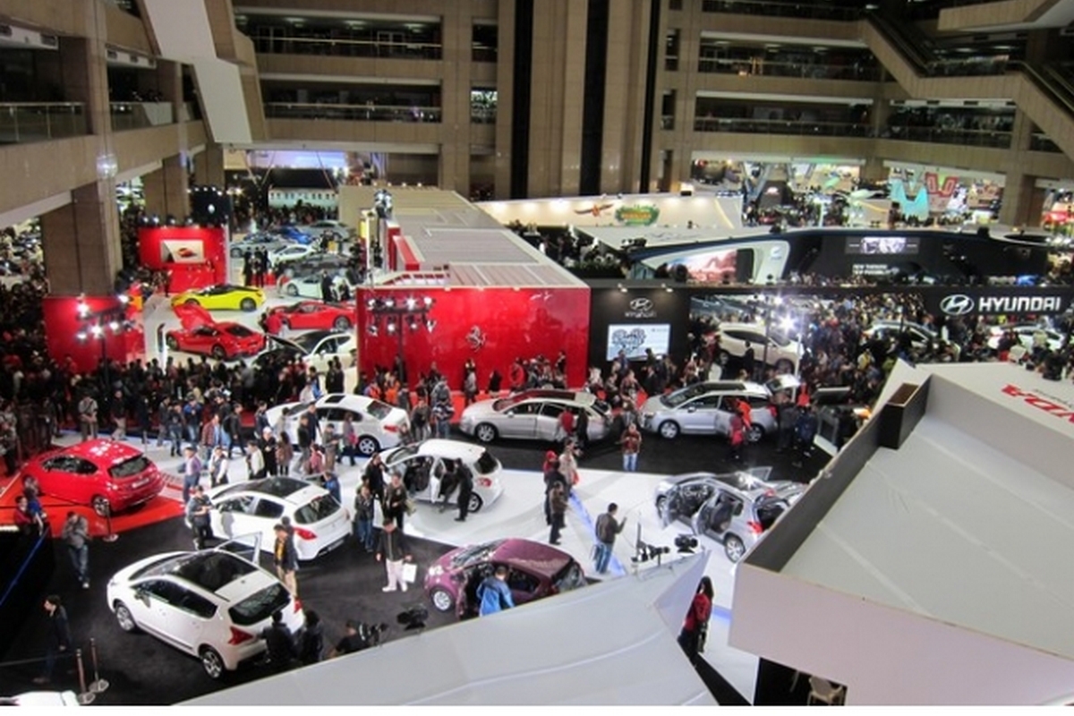 以前台北車展在世貿一館好擠好熱鬧。
