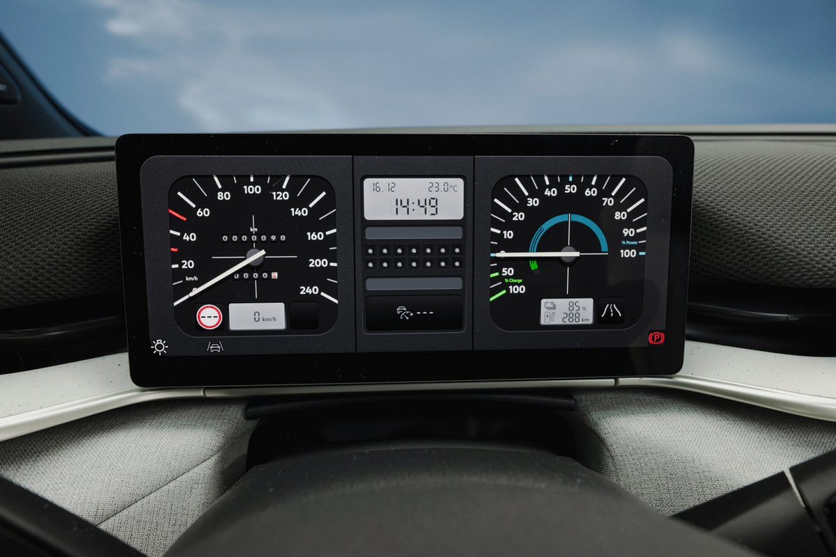 10.25吋數位儀表提供1代Golf復古介面。