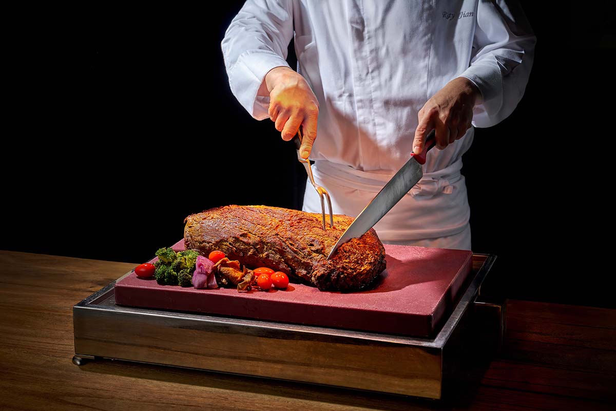 台北福華推出人氣鍋物、養生藥膳、頂級海鮮 67 道美饌通通吃到飽。（示意圖：品牌提供）