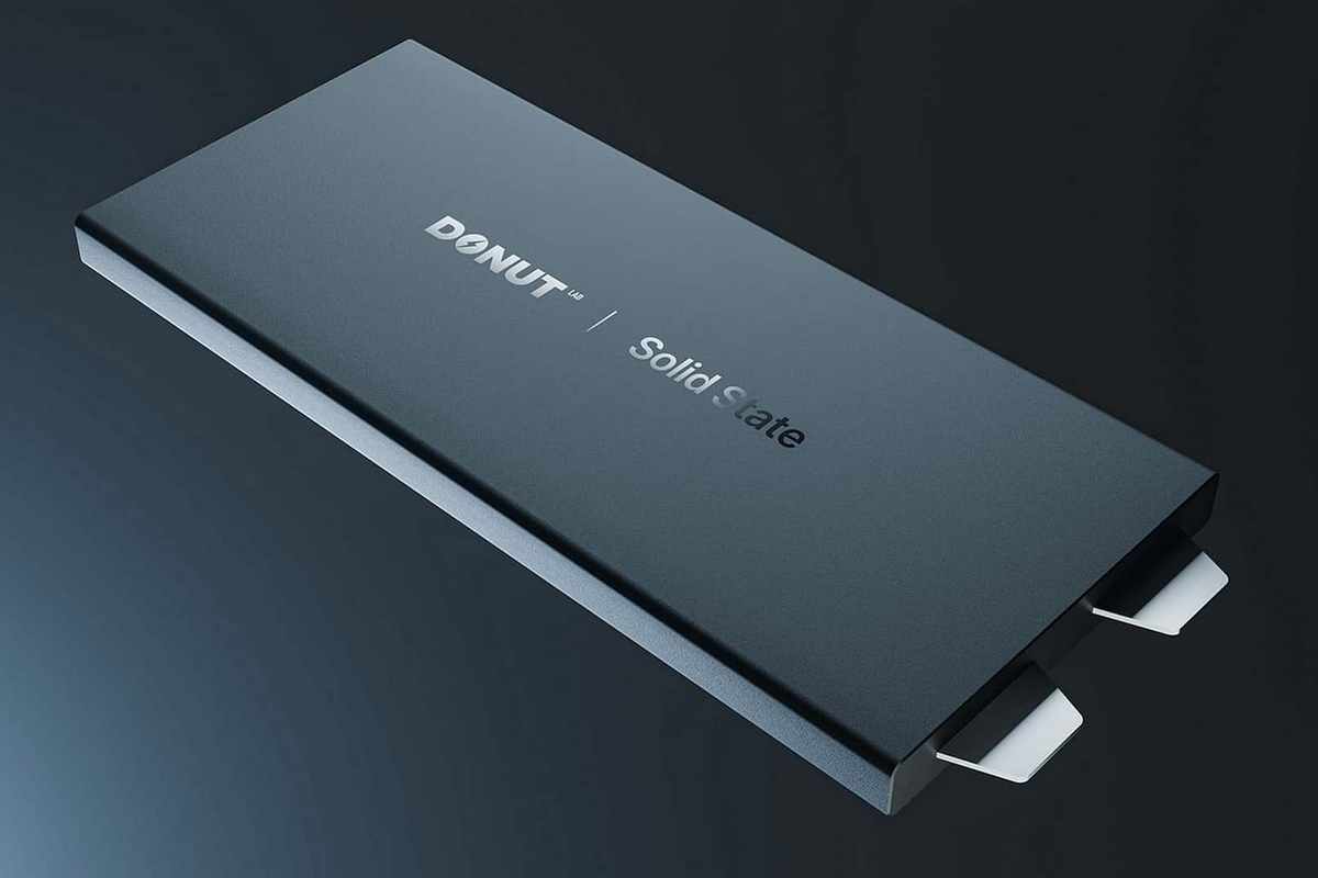 Donut Lab推出全球首款量產固態電池，TS Pro電動機車率先搭載使用，預計今年第一季交車。