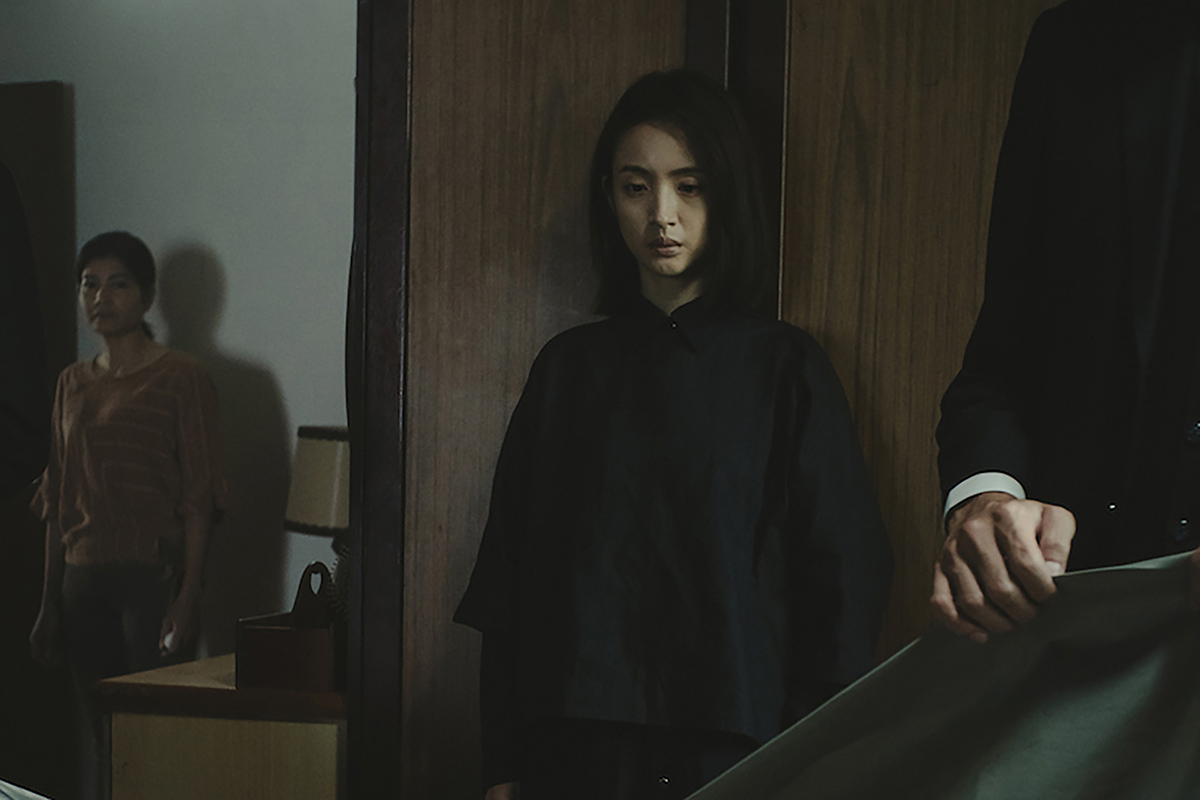 【車勢星聞】《深度安靜》釋出角色預告，林依晨代表的「白色」呼應她表面平靜無害，卻暗藏難以言說的痛苦與祕密。（圖／風起娛樂提供）