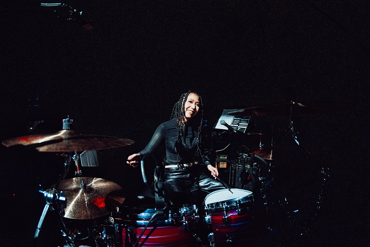 【車勢星聞】凹與山鼓手Isan。「SUB LIVE」提供