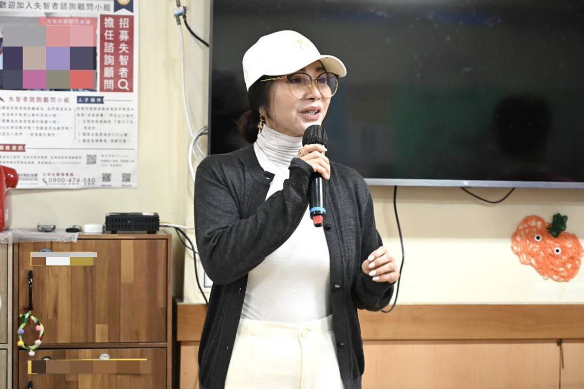 【車勢星聞】陳美鳳率藝人團隊送愛合唱〈繁華攏是夢〉。（圖：台灣優質生命協會提供） 