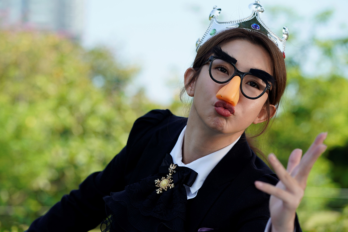 【車勢星聞】《何百芮的地獄戀曲》堪稱是瑤瑤從影以來最極致的搞笑表演(彼此影業 提供)