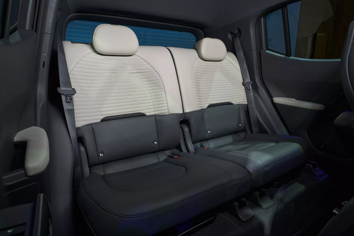 EV2的軸距為2,565 mm，比Renault 4短59 mm，但Kia承諾其內部空間絕對不會讓人失望。