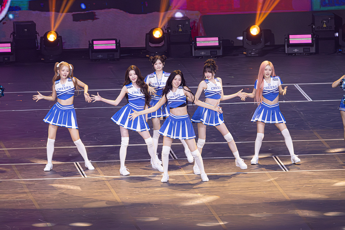 【車勢星聞】金唱片／韓團IVE化身啦啦隊唱跳〈beats〉、〈REBEL HEART〉。（圖：讀者提供） 