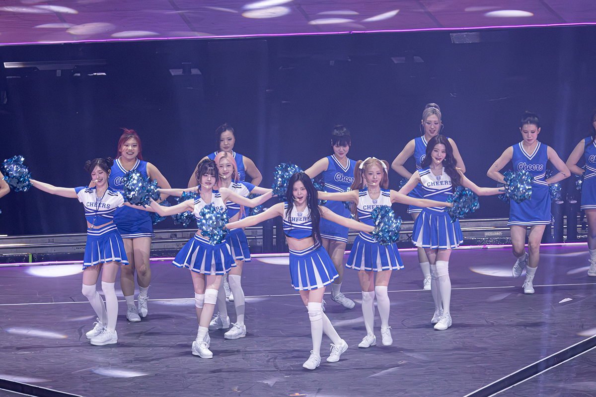 【車勢星聞】金唱片／韓團IVE化身啦啦隊唱跳〈beats〉、〈REBEL HEART〉。（圖：讀者提供） 