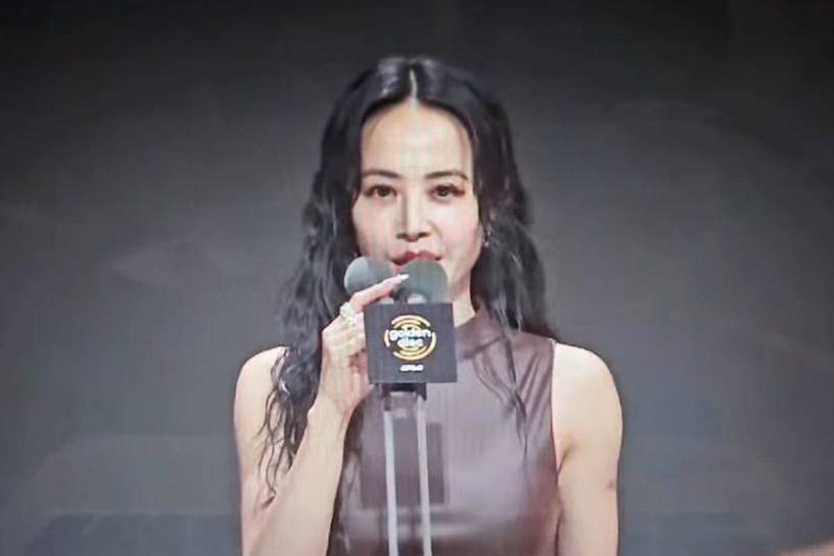 【車勢星聞】金唱片金唱片／蔡依林擔任頒獎人，用韓文打招呼。（圖：讀者提供）