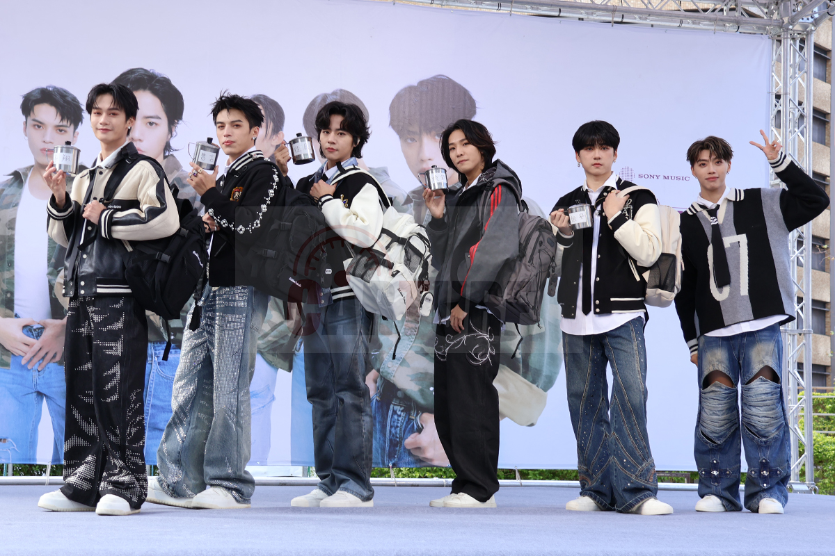 【車勢星聞】影音／Ozone入伍前最後合體，簽唱會現場讓粉絲剃頭。（圖：車勢星聞）